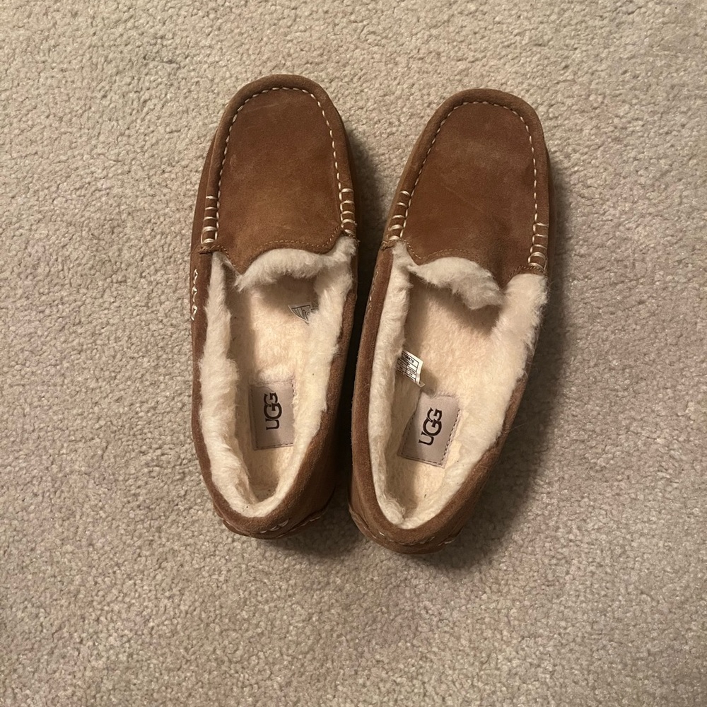 Ugg slippers size 7
